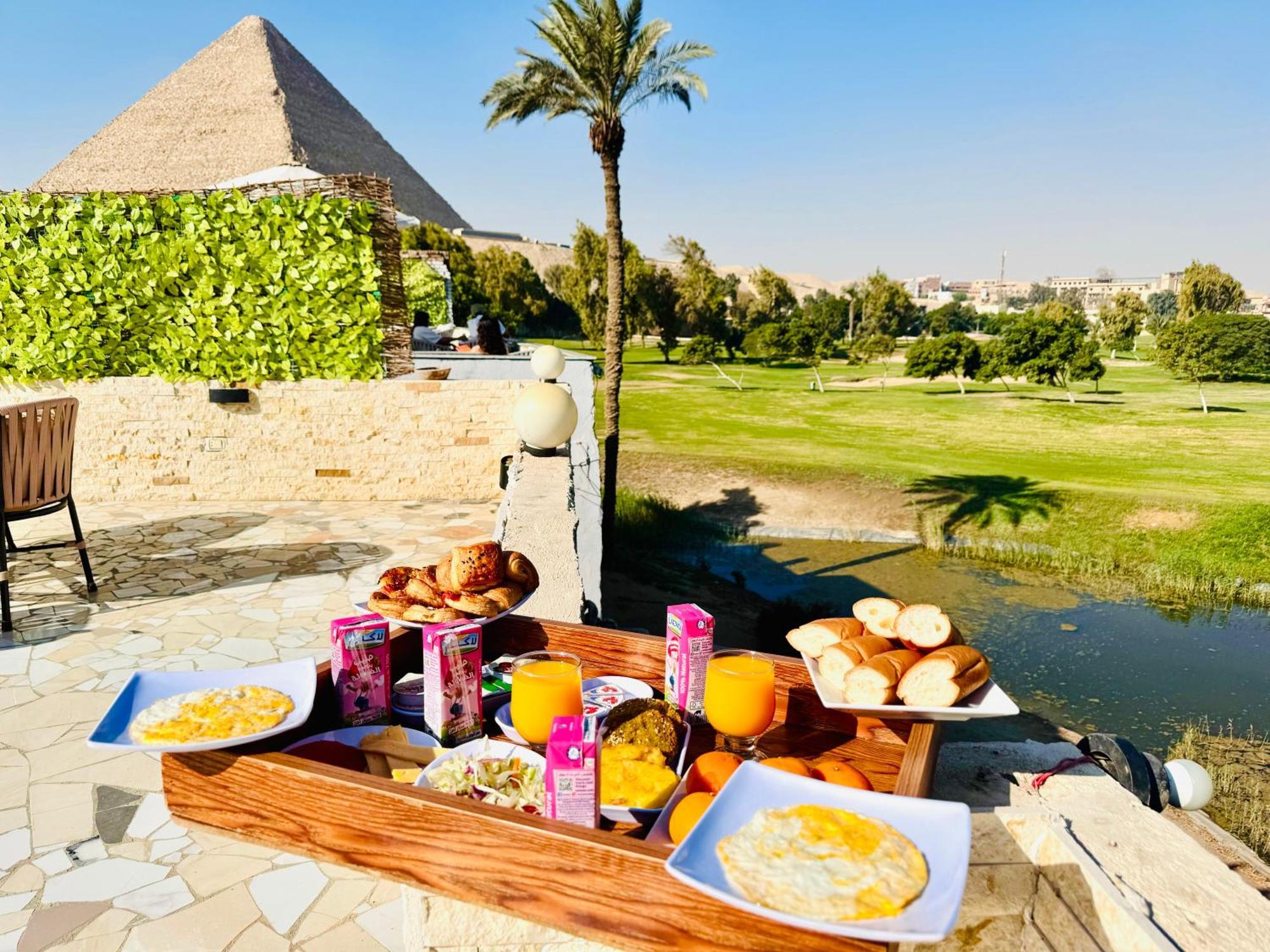 Hotel Golf Pyramids View à Kafret el-Gabal Extérieur photo